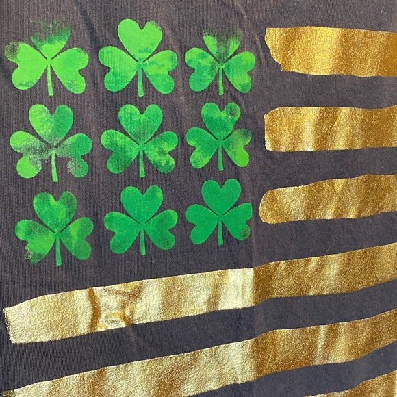 St Patrick’s day shamrock gold flag shirt L - Picture 3 of 10